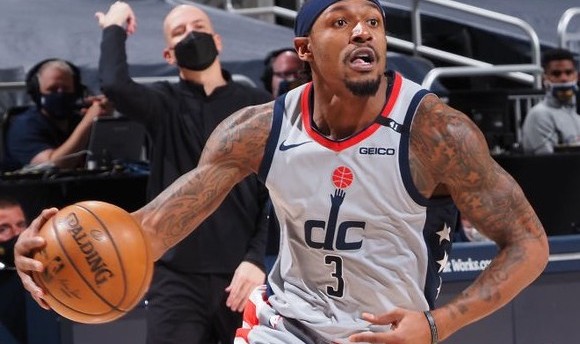  库里单场命中九记三分，勇士大胜鹈鹕重回争冠行列