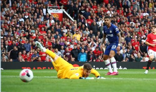  马赛主场逆转击败劲敌巩固联赛前三席位