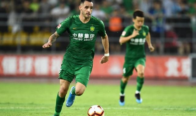  里昂遭遇赛季首败，主场不敌里尔  