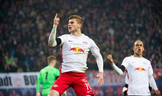  拜仁慕尼黑强势领跑积分榜, 卫冕冠军展现统治力  