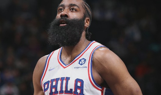  哈登首秀砍准三双快船终结开拓者连胜