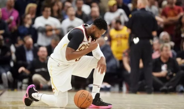  罗马中场大将重伤赛季报销牵动球迷心  