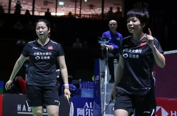  尼斯主帅赛后炮轰裁判，争议判罚引发舆论风波  