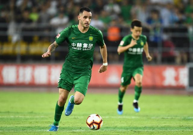  里昂遭遇赛季首败，主场不敌里尔  