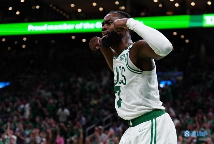  杰伦布朗末节爆发连得九分，凯尔特人客场逆转篮网