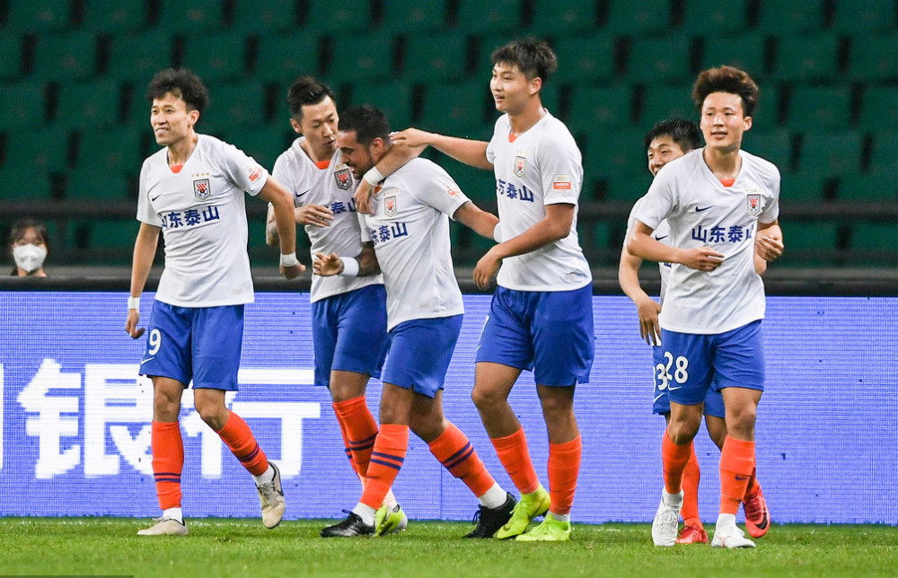  纽伦堡定位球攻防俱佳，攻守两端均现亮眼表现  