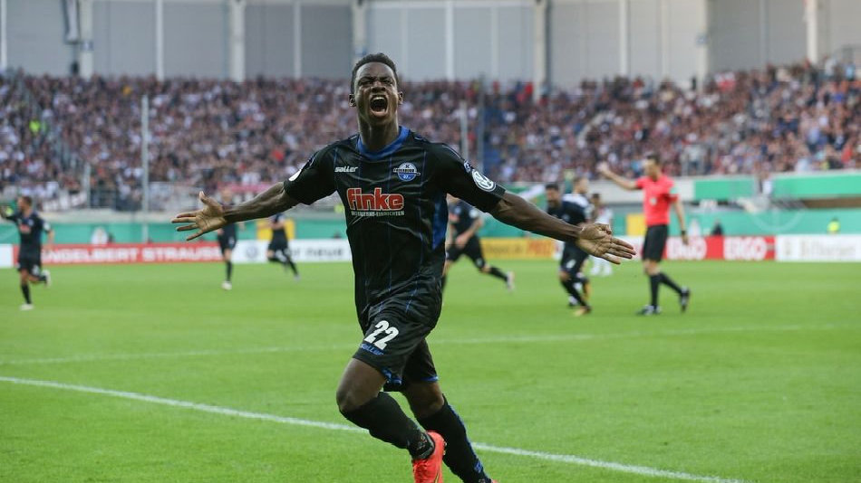  帕德博恩客场爆冷取胜，保级路上看到曙光