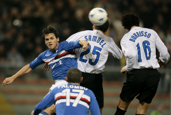  国米核心前锋独中两元助球队轻取三分